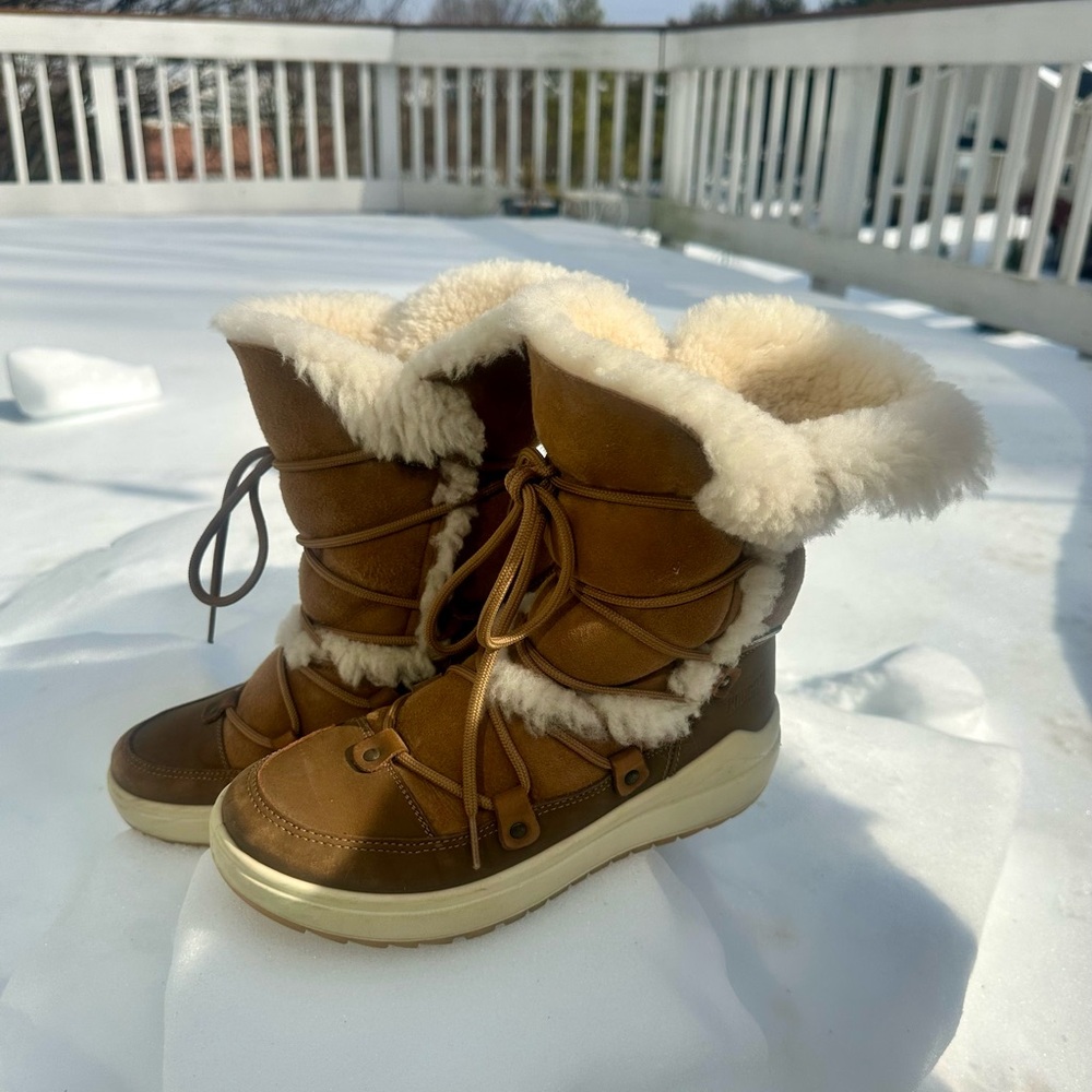 Cougar Tacoma Tan Waterproof Shearling Boots Size 9